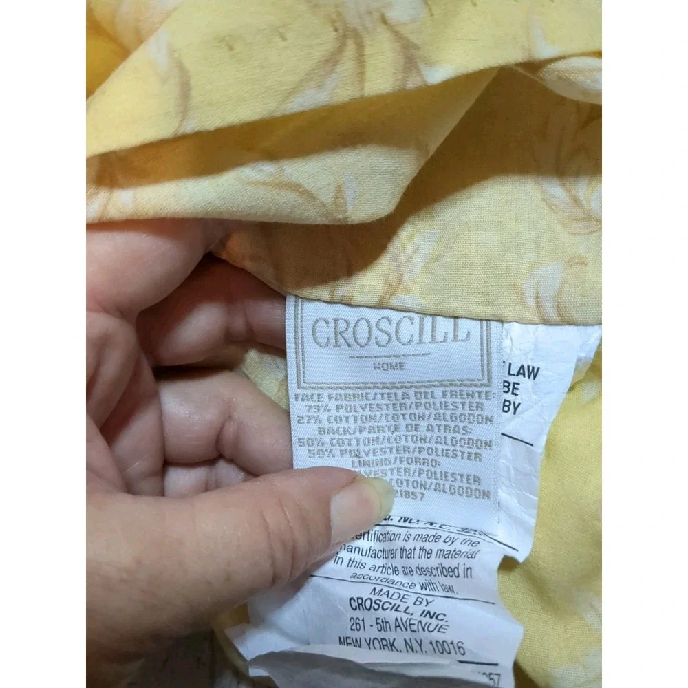 CROSCILL Pavilion‎ 2 King Pillow Shams Quilted Yellow Floral Cottage Core Shabby